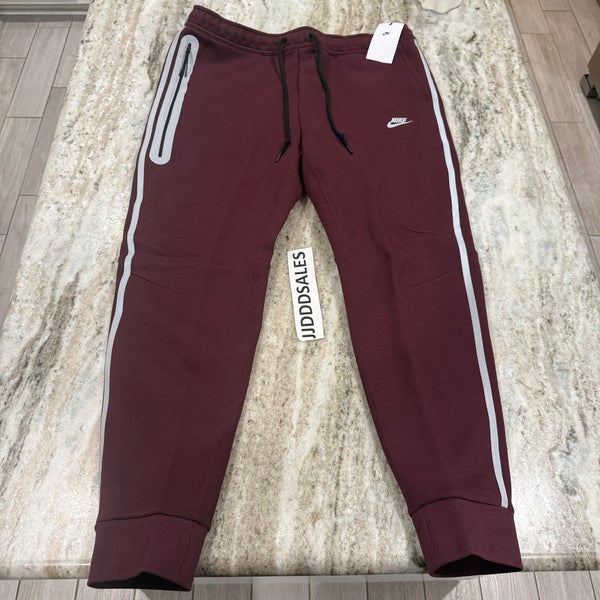 Nike Tech Fleece Maroon Reflective Slim Joggers HQ3747-652 Men’s Sz XL NWT $135
New With Tags-RARE