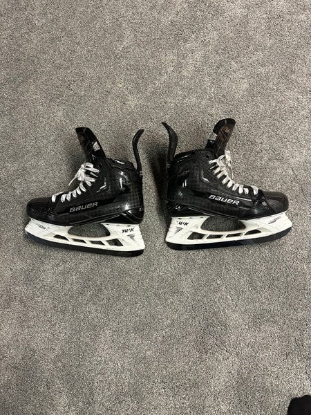 2022 Bauer Supreme Mach Hockey Skates 9.5 (Used)