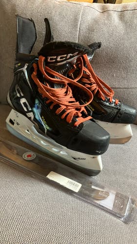 2024 CCM Tacks XF 90 Hockey Skates Regular Width 9 (Used)