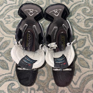 2021 Bauer Vapor Hyperlite Hockey Skates Regular Width Pro Stock 9 (Used)