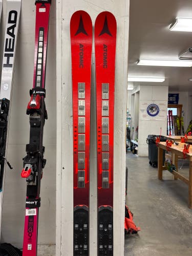 Atomic Redster G9 FIS Revoshock W I 188 Skis 2023