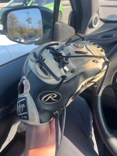 2024 Rawlings Heart of the Hide RH Pitcher's Baseball Glove 12" (Used)