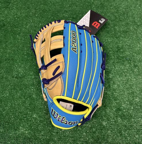 Wilson A2000 12.5" 1750 Baseball Softball Outfield Glove - Sky Blue Left Handed