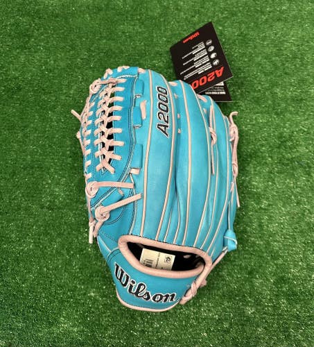 Wilson A2000 12.25" D25 Baseball Softball Pitcher's Utility Glove - Left Handed