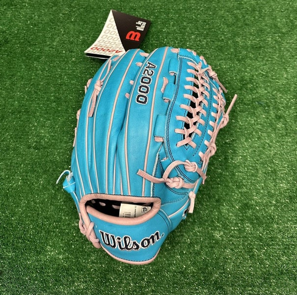 Wilson A2000 12.25" D25 Baseball Softball Pitcher's Utility Glove - Right Handed