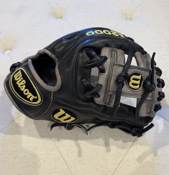 Gently Used - Wilson RH Infield A2000 Baseball Glove 11.25" (Used)