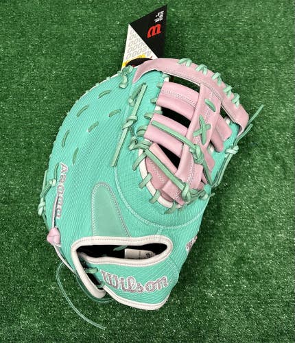 Wilson A2000 12.5" First Base Mitt Fastpitch Softball FP1620 - Right Handed