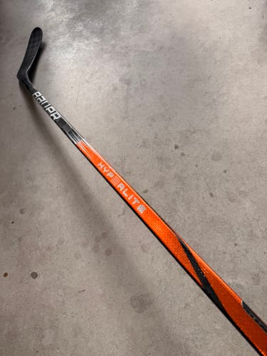 95 Flex P28M Senior Bauer Vapor Hyperlite 2 Right Hand Hockey Stick Pro Stock (USED)