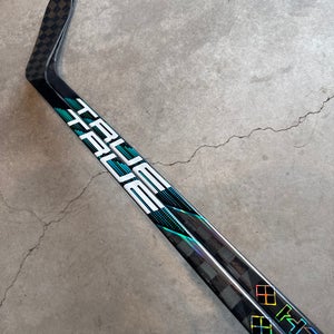 50 Flex P28 Hzrdus Smoke intermediate True Right Hand Pro Stock (New) NHL