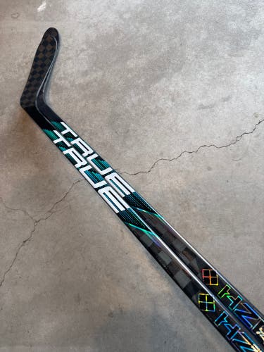 50 Flex P28 Hzrdus Smoke intermediate True Right Hand Pro Stock (New) NHL