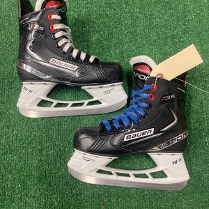 Junior Bauer Vapor X3.5 Hockey Skates Regular Width Size 1 (Used)