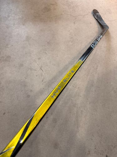 77 Flex P28 Senior Bauer Vapor Hyperlite 2 Left Hand Hockey Stick Pro Stock (USED)