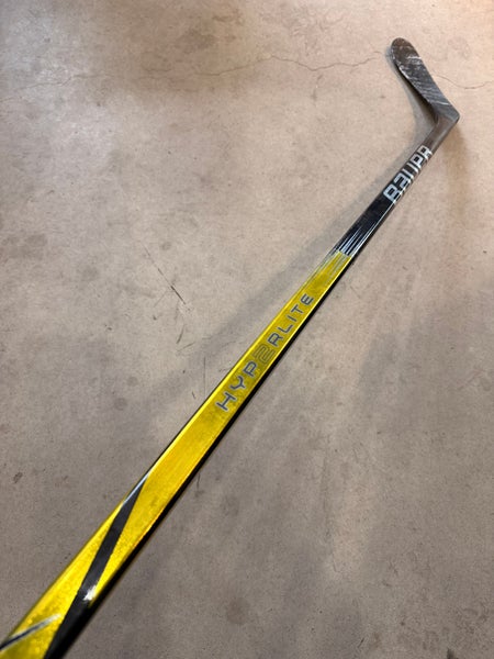 77 Flex P28 Senior Bauer Vapor Hyperlite 2 Left Hand Hockey Stick Pro Stock (USED)