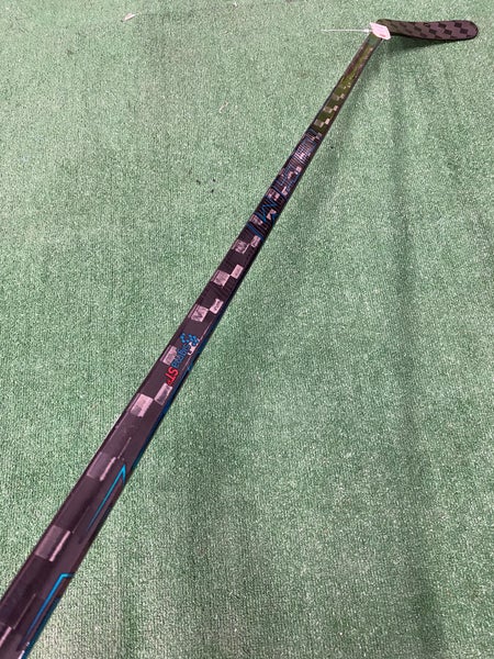 Intermediate CCM Vizion Hockey Stick Right Handed P29+1/4 (New)
