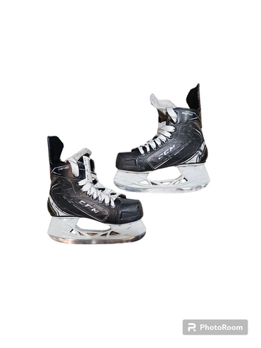 Used Ccm 9040 Junior 02 Ice Hockey Skates