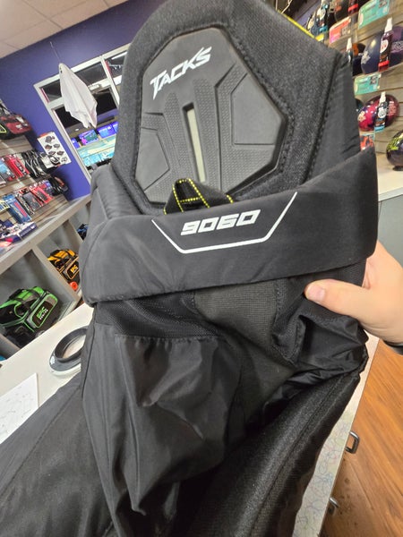 Men's Senior Large CCM Tacks 9060 Hockey Pants (Used)