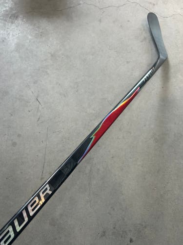 Left Hand 77 Flex P92 Senior Bauer Vapor Flylite Hockey Stick Pro Stock (NEW)