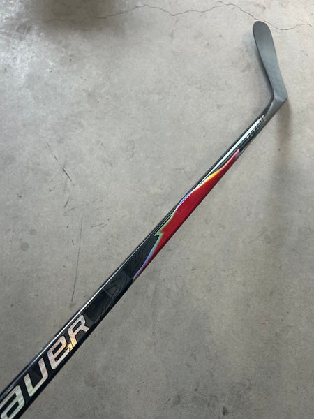 Left Hand 77 Flex P92 Senior Bauer Vapor Flylite Hockey Stick Pro Stock (NEW)