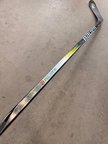 77 Flex P28 Senior Bauer Vapor Hyperlite 2 Left Hand Hockey Stick Pro Stock (Used)