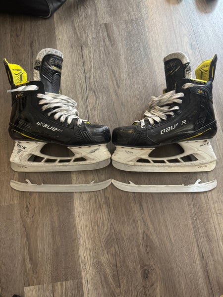 2022 Bauer Supreme M4 Hockey Skates Regular Width 7.5 (Used)