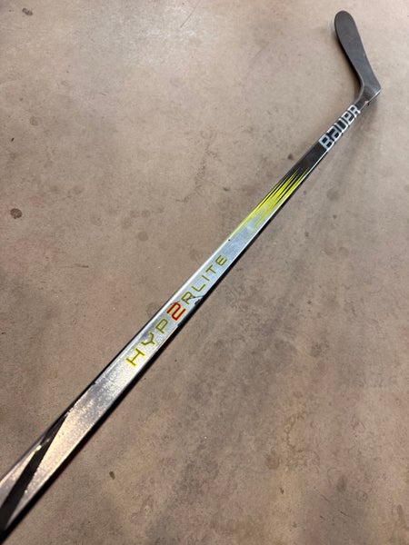 P28 77 Flex Senior Bauer Vapor Hyperlite 2 Left Hand Hockey Stick Pro Stock (USED)