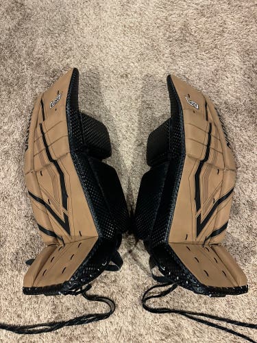 28" 2025 Junior Vaughn VX1 Goalie Leg Pads (Used)