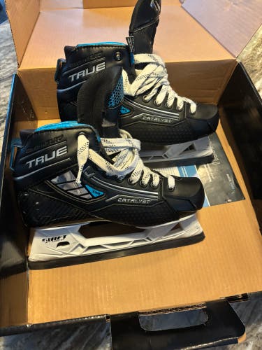 2024 True Catalyst 7X4 Hockey Goalie Skates Regular Width Size 5 (Used) - like New used only 4months