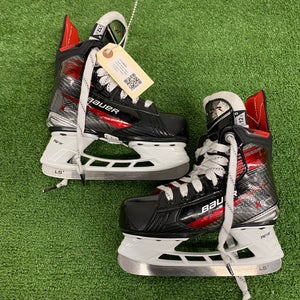 Youth Bauer Vapor X5 Pro Hockey Skates Regular Width 12.5 (Used)