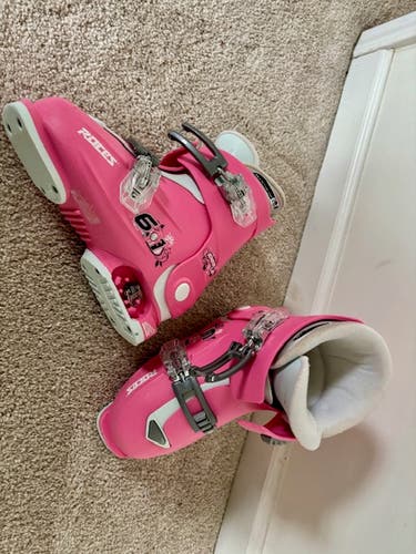 Adjustable 19.0-22.0 Kid's Roces All Mountain Idea Up Ski Boots (Used)