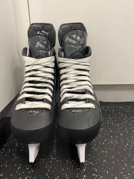 True Catalyst Pro Hockey Skates Regular Width 7.5 (New)