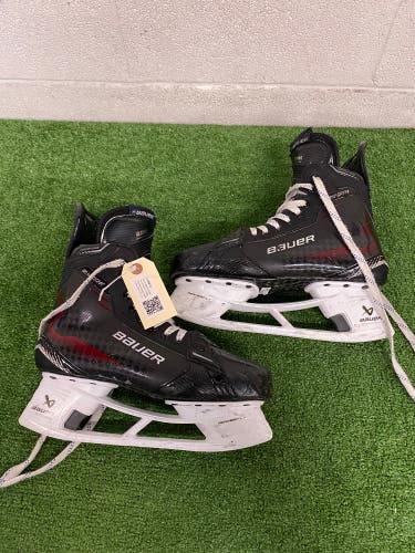 Senior Bauer Supreme Shadow Hockey Skates Regular Width Pro Stock 9.5 (Used)