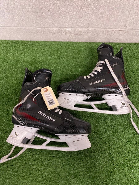 Senior Bauer Supreme Shadow Hockey Skates Regular Width Pro Stock 9.5 (Used)