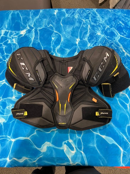 Large Junior CCM Tacks 9080 Shoulder Pads (Used)