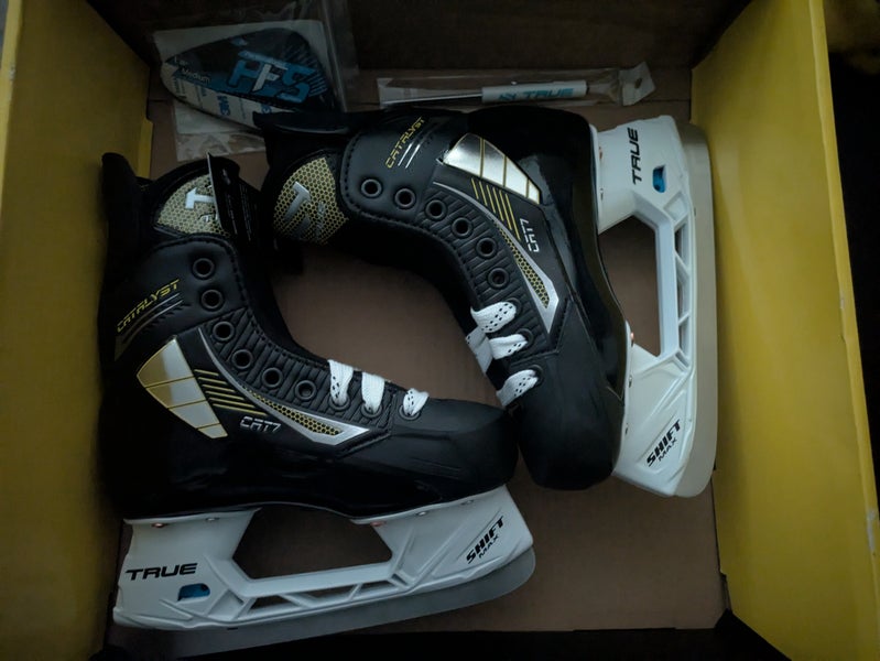 True Catalyst 7 Hockey Skates Regular Width Size 1 (New)