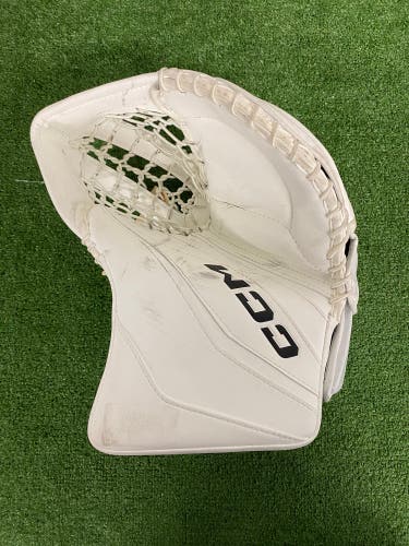 White Intermediate CCM EFLEX 6.9 Goalie Glove Regular (Used)