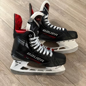 Bauer Vapor X4 Hockey Skates 7.5 fit 2 (used once)