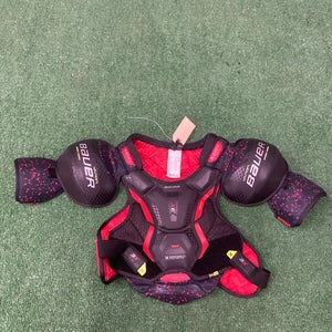 Medium Intermediate Bauer Shoulder Pads (Used)