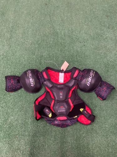 Medium Intermediate Bauer Shoulder Pads (Used)