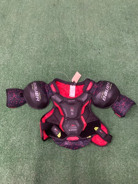 Medium Intermediate Bauer Shoulder Pads (Used)