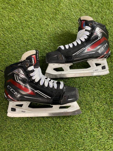 Senior CCM Extreme Flex E6.9 Hockey Goalie Skates Regular Width 8.5 (Used)