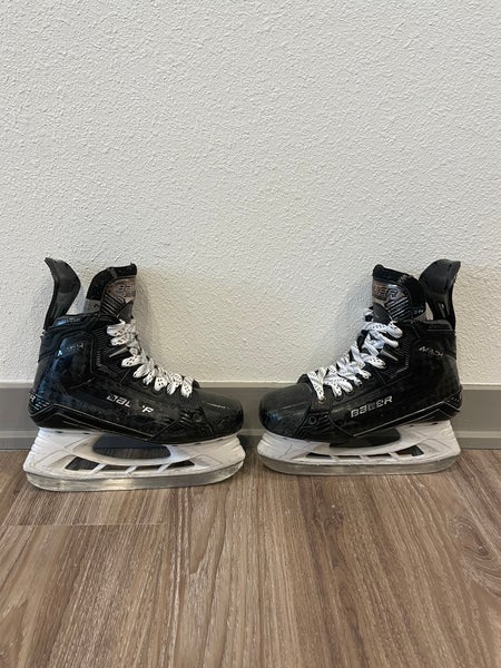2022 Bauer Supreme Mach Hockey Skates Regular Width Size 4 (Used)