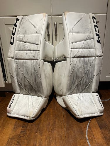 33" 2023 CCM Extreme Flex E6.9 Goalie Leg Pads (Used)