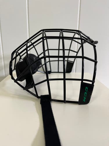 Pro Stock CCM FM580 Hockey Facemask Cage Medium Black UND North Dakota NCAA