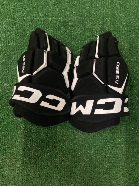 Black Youth CCM Tacks AS 550 Gloves 11" (Used)