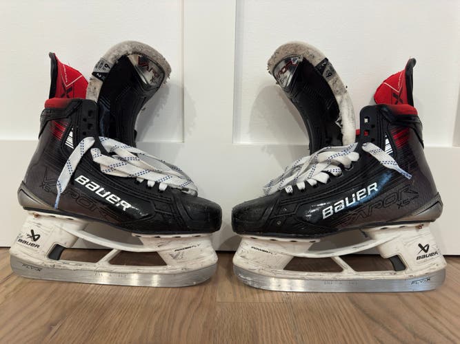 2023 Bauer Vapor X5 Pro Hockey Skates Regular Width 6.5 (Used)