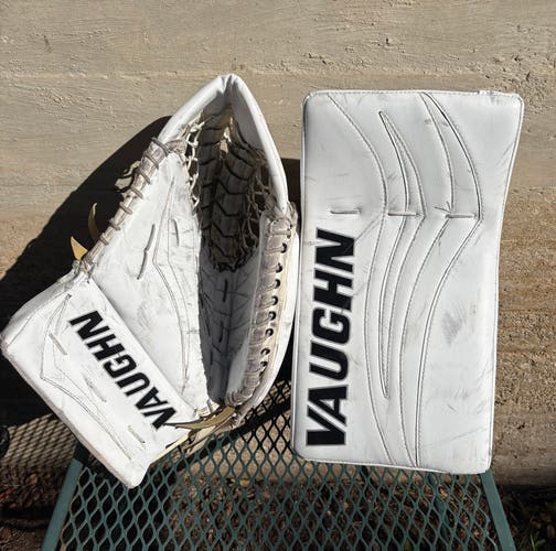 Vaughn Velocity V7 XF Pro Carbon Goalie Blocker & Trapper / Catcher All White