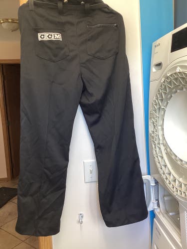 Used CCM Black Referee Hockey Pant | Senior size 30x32” M | barcode 6533509939 Tag M101SR PP9L BK