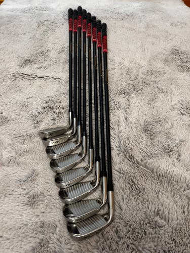 2025 Titleist T200 Right Handed Iron Set Stiff Flex (8 Clubs) #4 - #9, PW, GW (New)