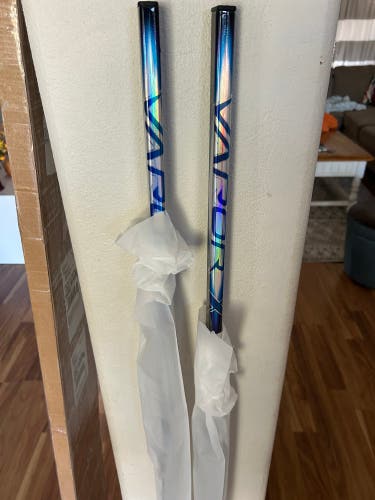 Intermediate Bauer Vapor FlyLite Left Hand Hockey Stick P28 Pro Stock (New)