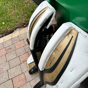 Vaughn goalie pads